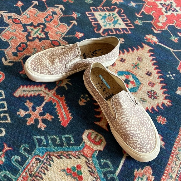 Vans Shoes - VANS Off the Wall Slip On Shoes